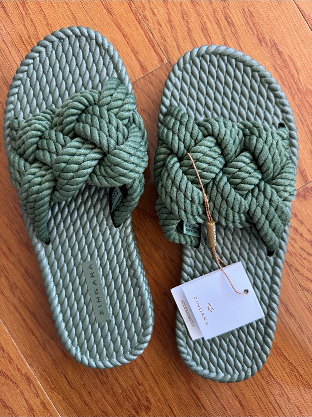 Zingara rubber slides